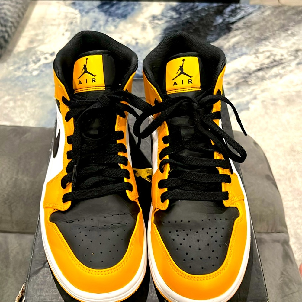 Air Jordan excellent condition men’s size 8